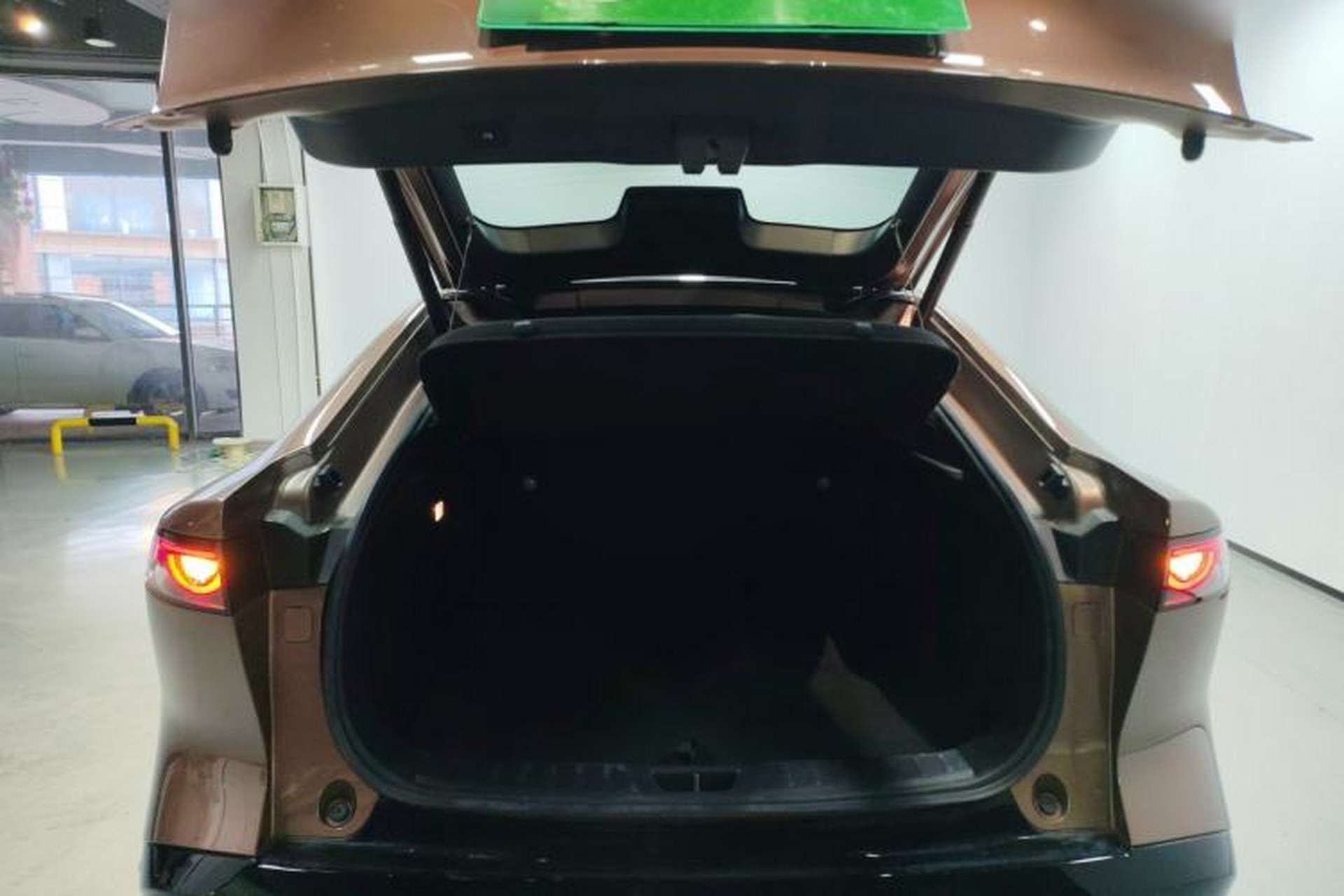 Used Mazda EZ-6 2024 Range-Extended 200 Luxury Edition Trunk
