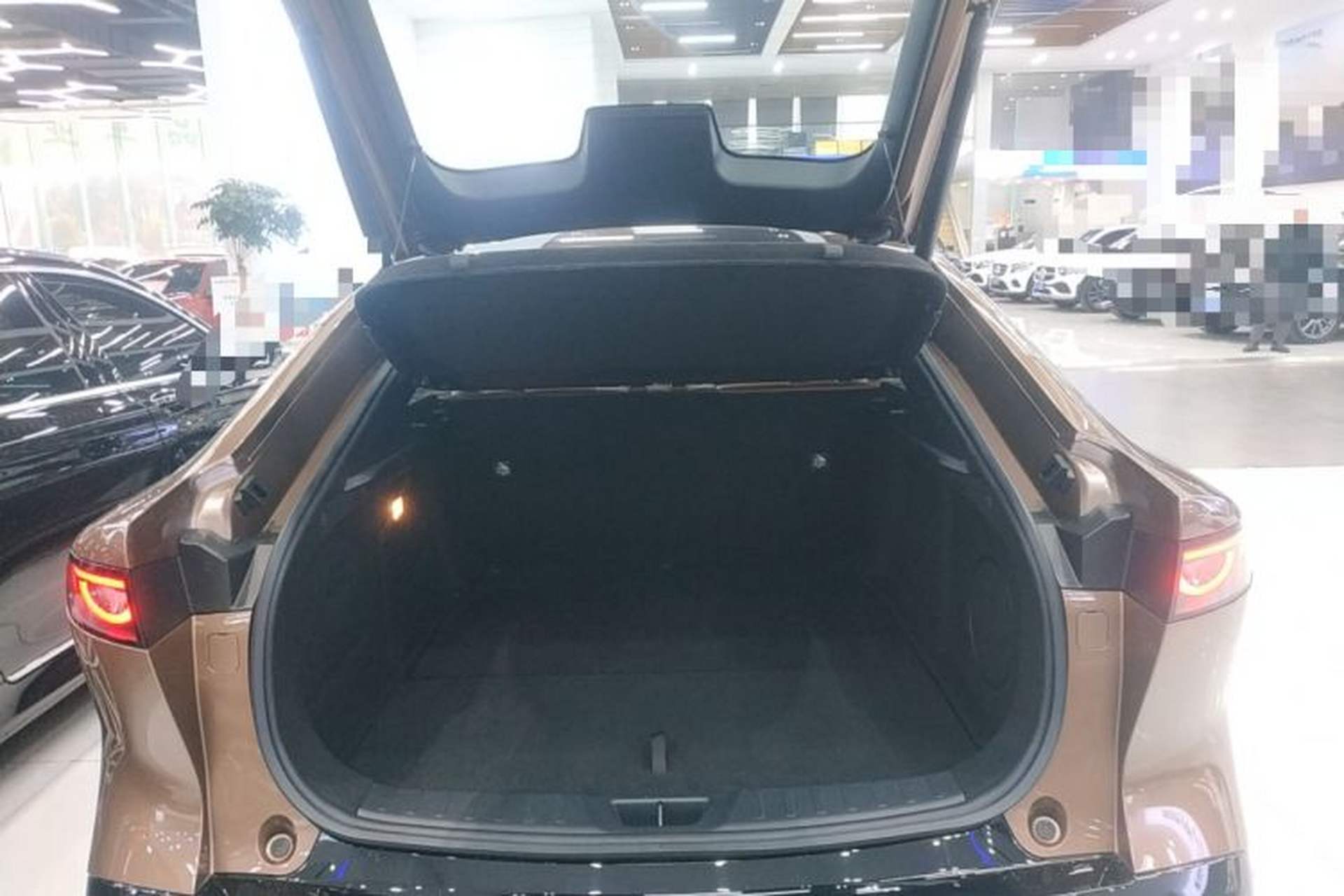 Used Mazda EZ-6 2024 Range-Extended 200 Luxury Edition Trunk