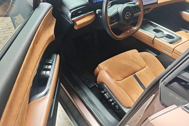 Used Mazda EZ-6 2024 Range-Extended 200 Luxury Edition Driver Seat