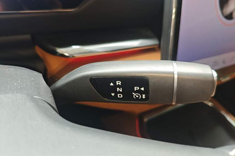 Used Mazda EZ-6 2024 Range-Extended 200 Luxury Edition Gear Lever