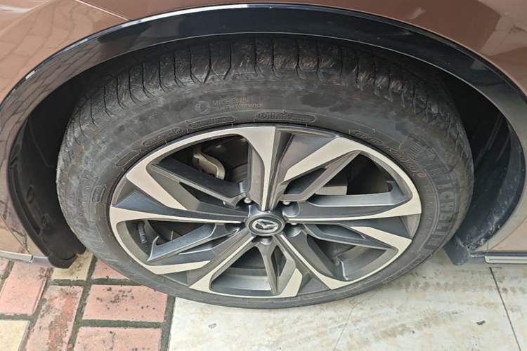 Used Mazda EZ-6 2024 Range-Extended 200 Luxury Edition Left Front Wheel Hub