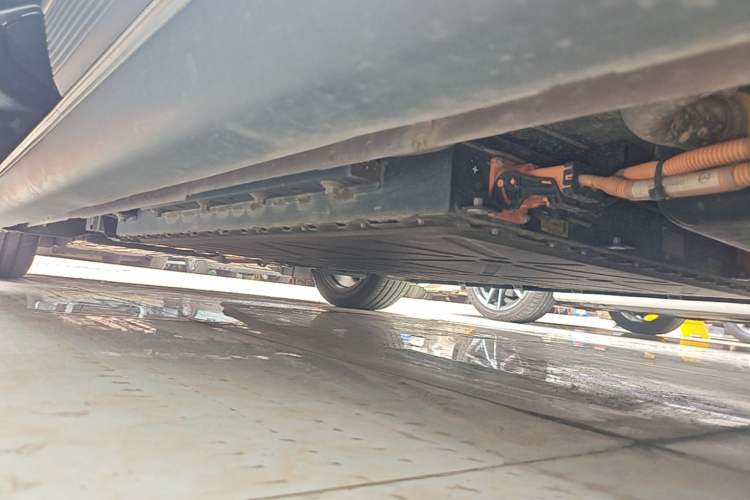 Used Mazda EZ-6 2024 Range-Extended 200 Luxury Edition Left Side Sill