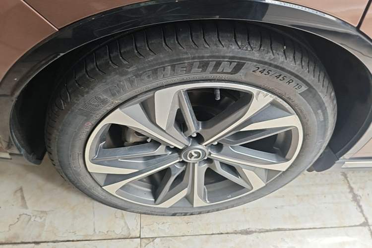 Used Mazda EZ-6 2024 Range-Extended 200 Luxury Edition Right Rear Wheel Hub