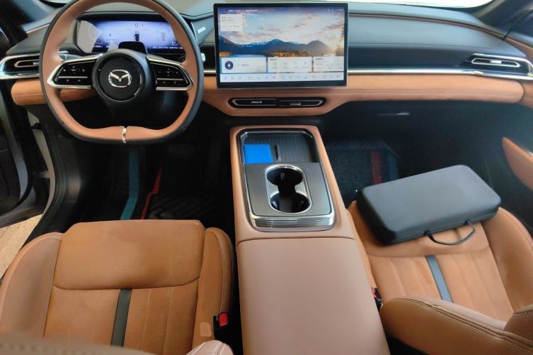 Used Mazda EZ-6 2024 Range-Extended 200 Luxury Edition Center Console