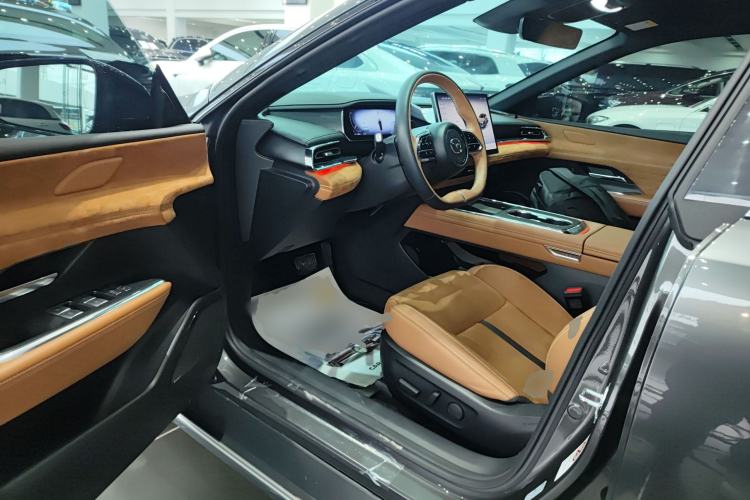 Used Mazda EZ-6 2024 Range-Extended 200 Luxury Edition Driver Seat