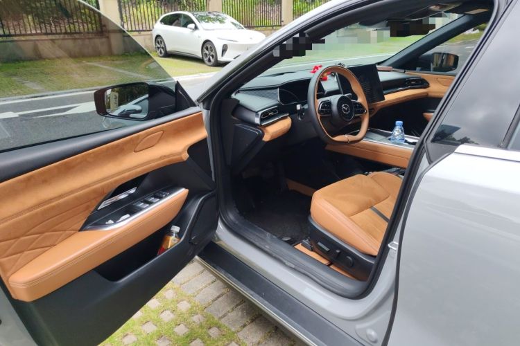 Used Mazda EZ-6 2024 Range-Extended 200 Luxury Edition Driver Seat