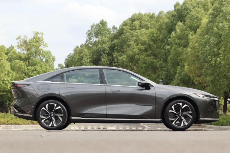Used Mazda EZ-6 2024 Pure Electric 480 Zhiyue Edition Exterior 1
