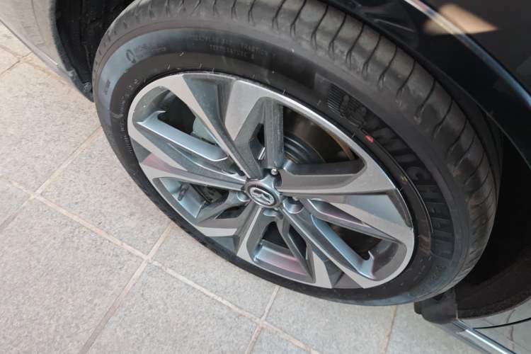 Used Mazda EZ-6 2024 Range-Extended 200 Luxury Edition Exterior 5
