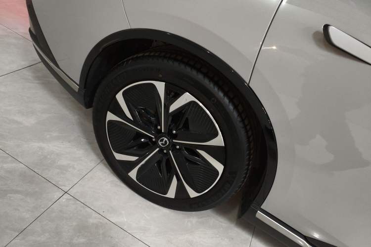 Used Mazda EZ-6 2024 Pure Electric 600 ZhiZun Edition Exterior 5