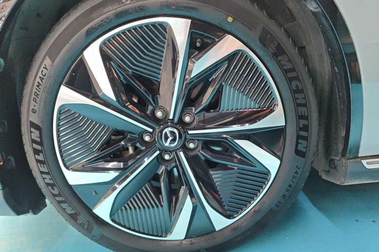 Used Mazda EZ-6 2024 Pure Electric 600 ZhiZun Edition Exterior 8