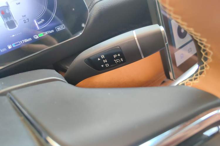 Used Mazda EZ-6 2024 Range-Extended 200 Luxury Edition Gear Lever
