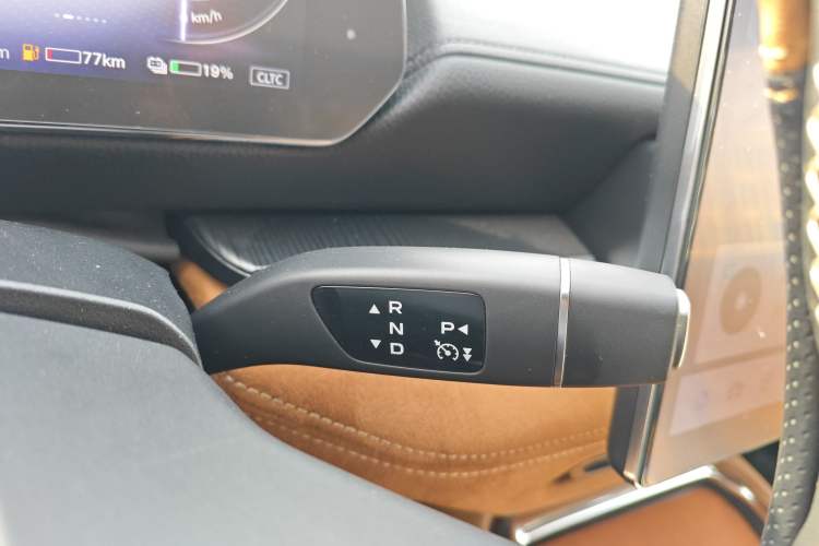 Used Mazda EZ-6 2024 Range-Extended 200 Luxury Edition Gear Lever