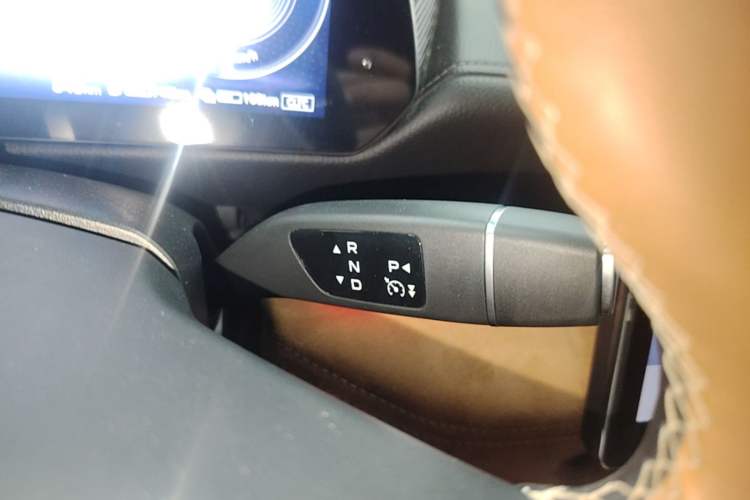 Used Mazda EZ-6 2024 Range-Extended 200 Luxury Edition Gear Lever