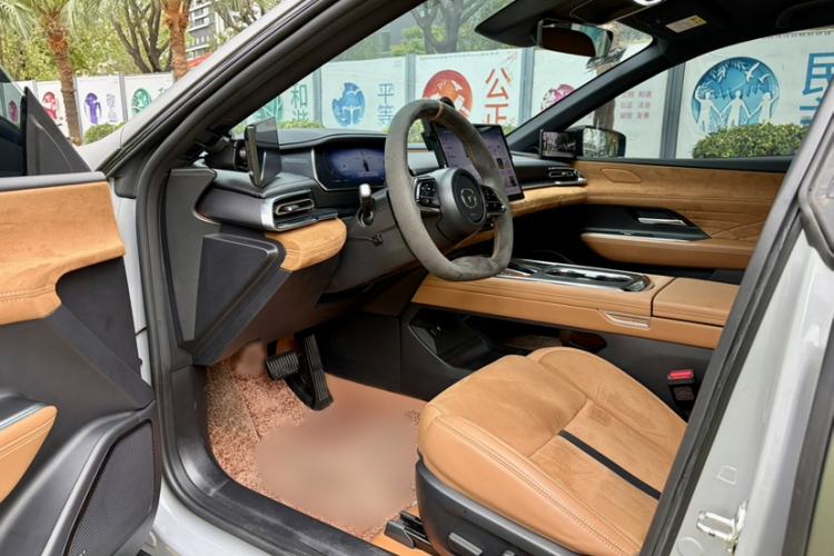 Used Mazda EZ-6 2024 Range-Extended 200 Luxury Edition Interior 1