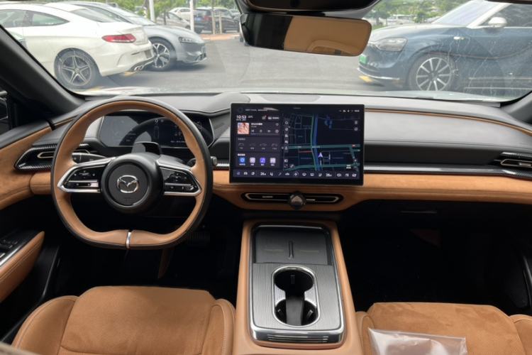 Used Mazda EZ-6 2024 Range-Extended 200 Luxury Edition Interior 1