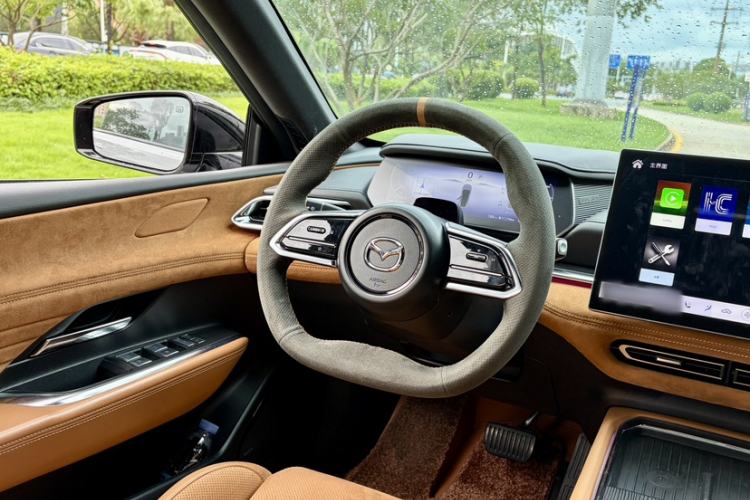 Used Mazda EZ-6 2024 Range-Extended 200 Luxury Edition Interior 2