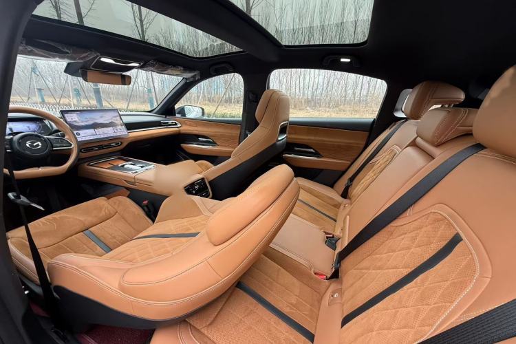 Used Mazda EZ-6 2024 Range-Extended 200 Luxury Edition Interior 3