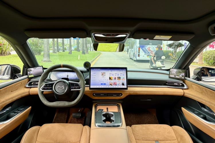Used Mazda EZ-6 2024 Range-Extended 200 Luxury Edition Interior 4