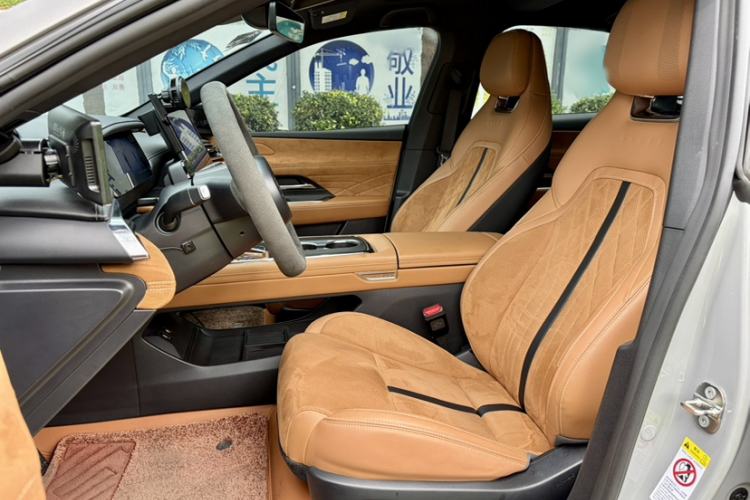 Used Mazda EZ-6 2024 Range-Extended 200 Luxury Edition Interior 6