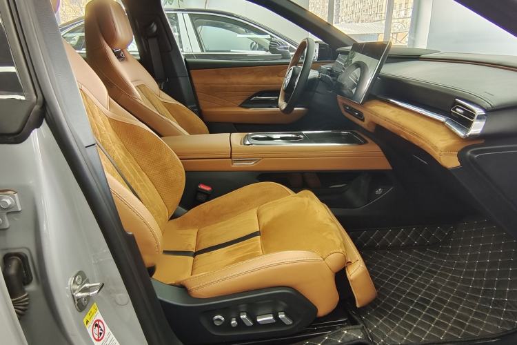 Used Mazda EZ-6 2024 Range-Extended 200 Luxury Edition Interior 7