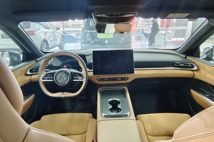 Used Mazda EZ-6 2024 Range-Extended 200 Luxury Edition Interior 9