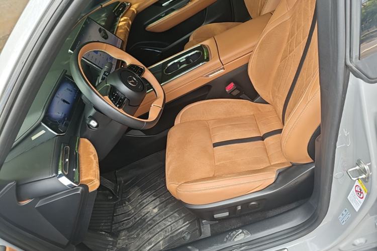 Used Mazda EZ-6 2024 Range-Extended 200 Luxury Edition Left Front Seat