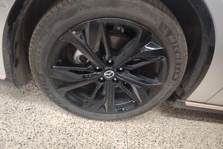 Used Mazda EZ-6 2024 Range-Extended 200 Luxury Edition Left Front Wheel Hub