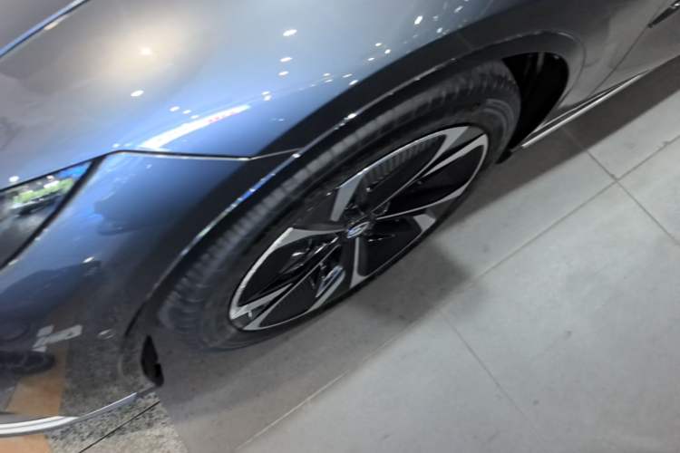Used Mazda EZ-6 2024 Pure Electric 480 Zhiyue Edition Left Front Wheel Hub