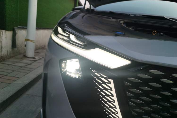 Used Mazda EZ-6 2024 Range-Extended 200 Luxury Edition Right Front Headlight