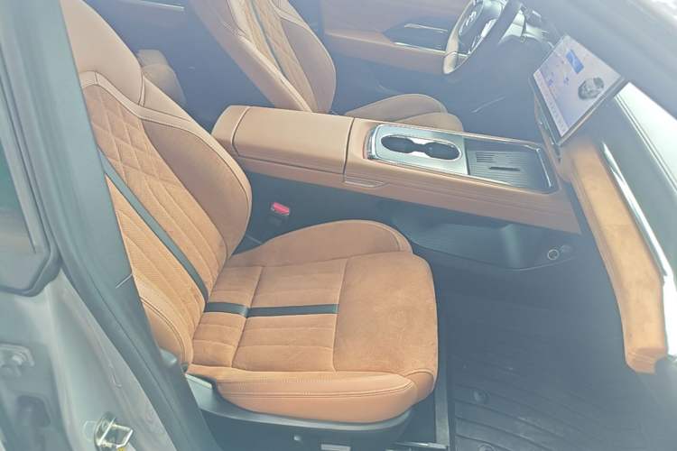 Used Mazda EZ-6 2024 Range-Extended 200 Luxury Edition Right Front Seat