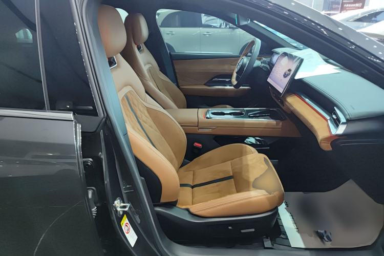 Used Mazda EZ-6 2024 Range-Extended 200 Luxury Edition Right Front Seat