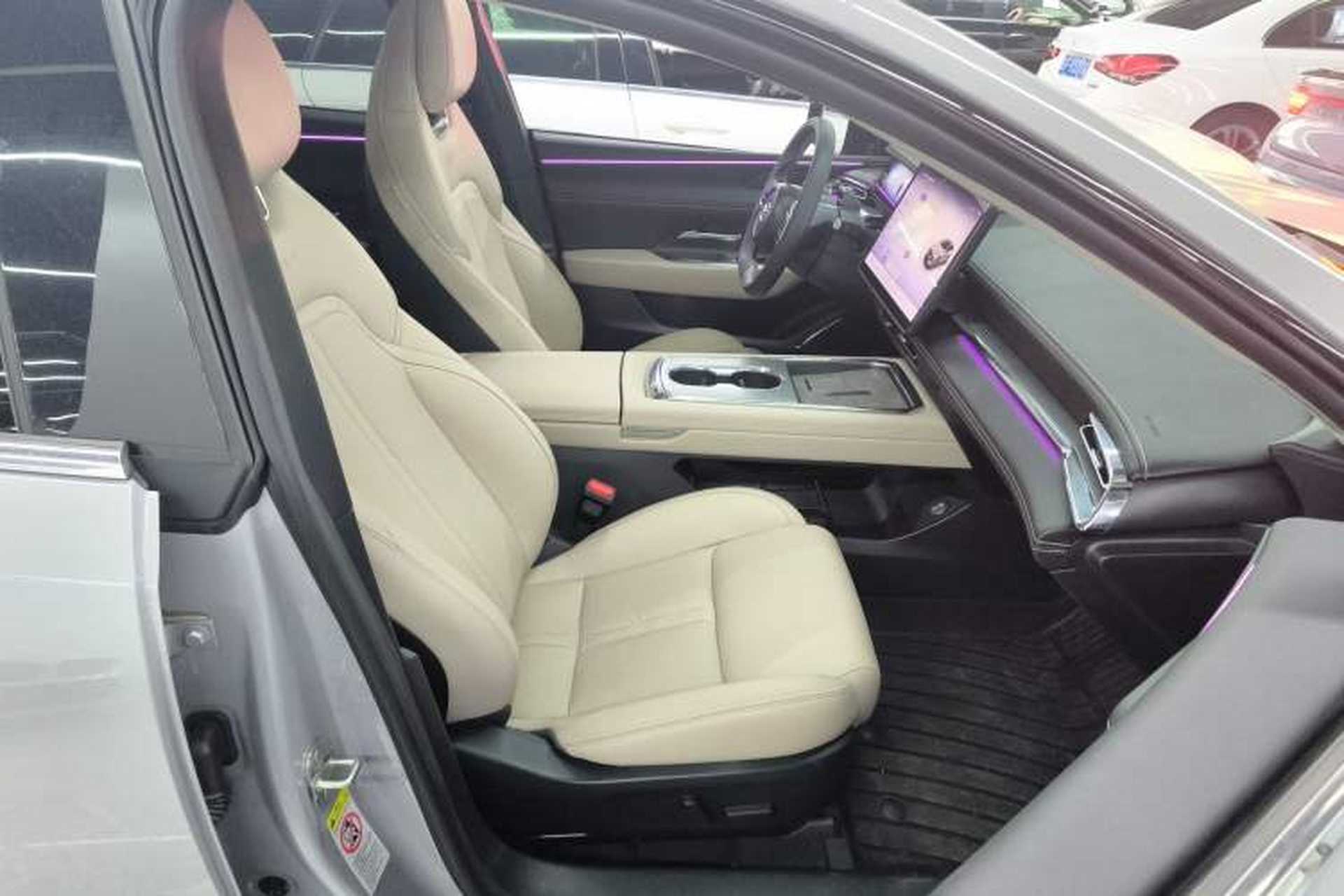 Used Mazda EZ-6 2024 Range-Extended 200 Right Front Seat