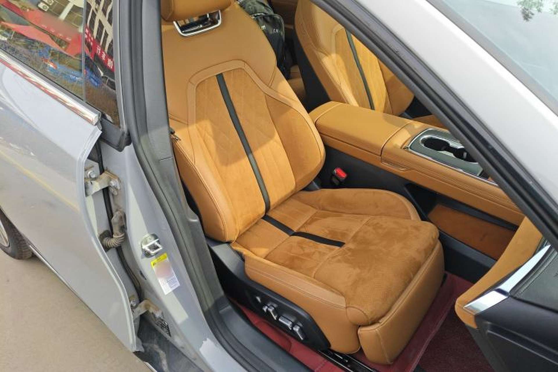 Used Mazda EZ-6 2024 Range-Extended 200 Luxury Edition Right Front Seat
