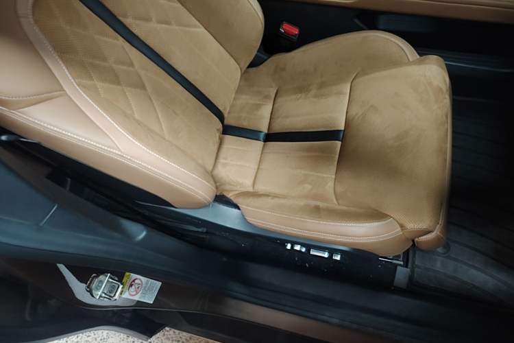 Used Mazda EZ-6 2024 Range-Extended 200 Luxury Edition Right Front Seat
