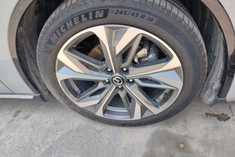 Used Mazda EZ-6 2024 Range-Extended 200 Luxury Edition Right Front Wheel Hub