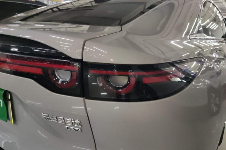 Used Mazda EZ-6 2024 Pure Electric 600 ZhiZun Edition Right Rear Taillight