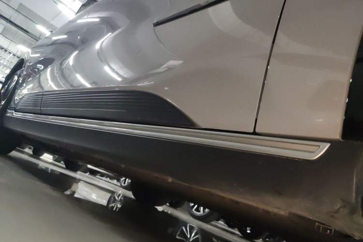 Used Mazda EZ-6 2024 Pure Electric 600 ZhiZun Edition Right Side Sill