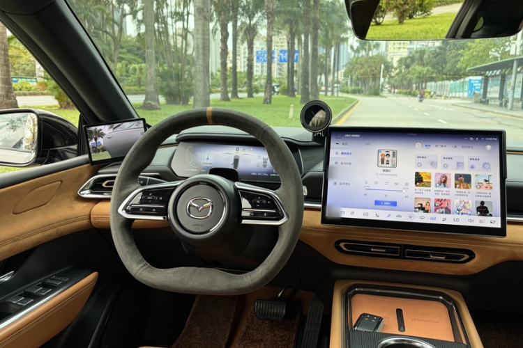 Used Mazda EZ-6 2024 Range-Extended 200 Luxury Edition Steering Wheel