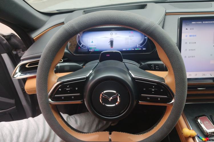 Used Mazda EZ-6 2024 Range-Extended 200 Luxury Edition Steering Wheel