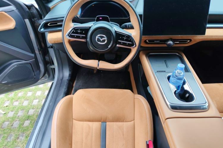 Used Mazda EZ-6 2024 Range-Extended 200 Luxury Edition Steering Wheel