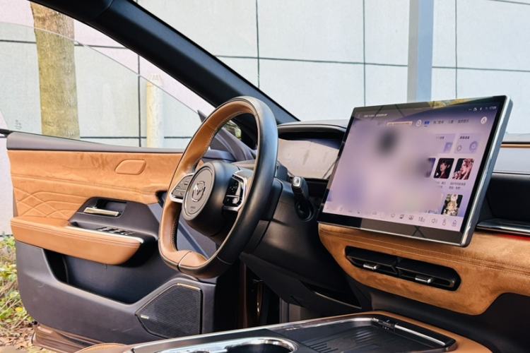Used Mazda EZ-6 2024 Range-Extended 200 Luxury Edition Interior 3
