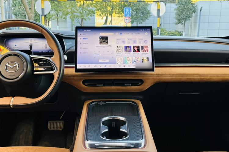 Used Mazda EZ-6 2024 Range-Extended 200 Luxury Edition Interior 8