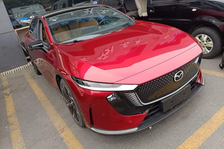 Used Mazda EZ-6 2024 Pure Electric 600 ZhiZun Edition Front Right 45 Deg