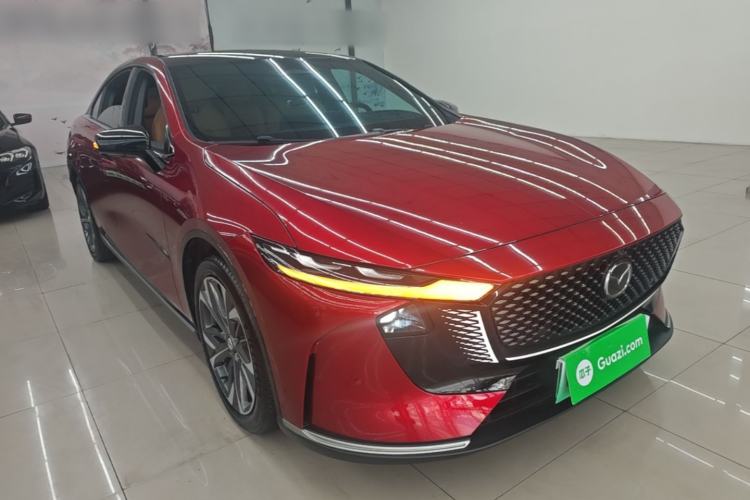 Used Mazda EZ-6 2024 Range-Extended 200 Luxury Edition Front Right 45 Deg