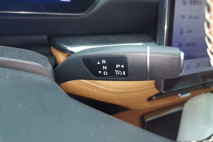 Used Mazda EZ-6 2024 Range-Extended 200 Luxury Edition Gear Lever
