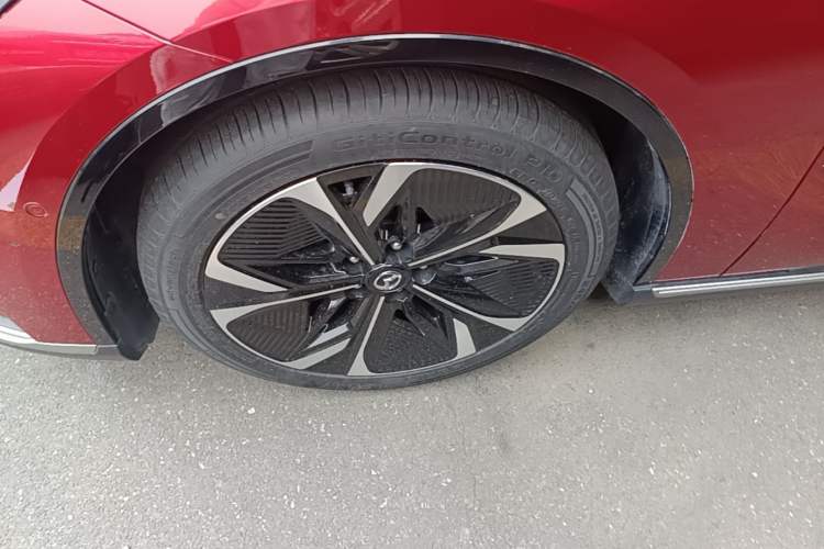 Used Mazda EZ-6 2024 Pure Electric 600 ZhiZun Edition Left Front Wheel Hub