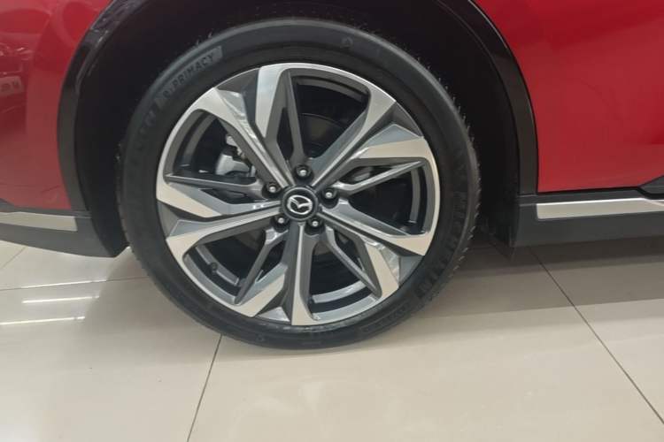Used Mazda EZ-6 2024 Range-Extended 200 Luxury Edition Right Rear Wheel Hub