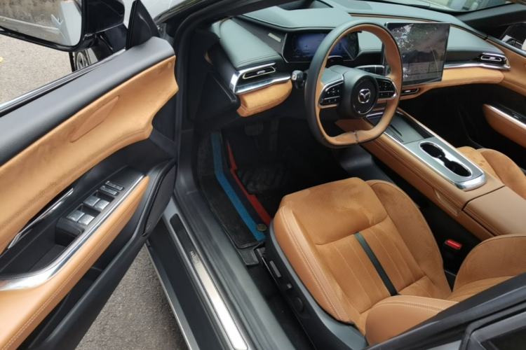 Used Mazda EZ-6 2024 Range-Extended 200 Luxury Edition Driver Seat