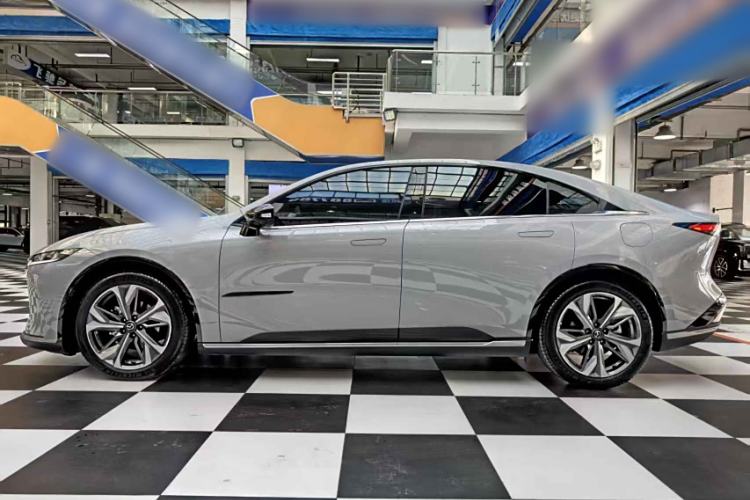 Used Mazda EZ-6 2024 Range-Extended 200 Luxury Edition Exterior 2