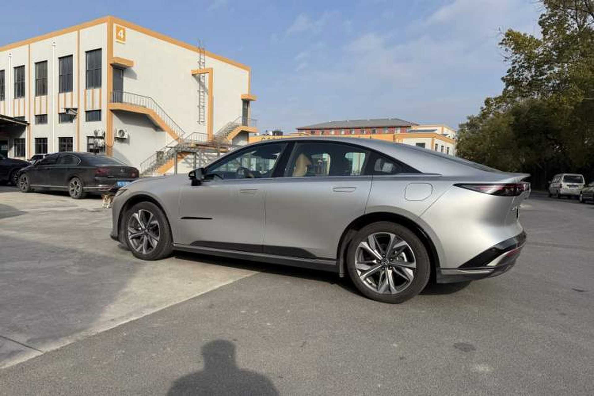 Used Mazda EZ-6 2024 Range-Extended 200 Luxury Edition Exterior 8